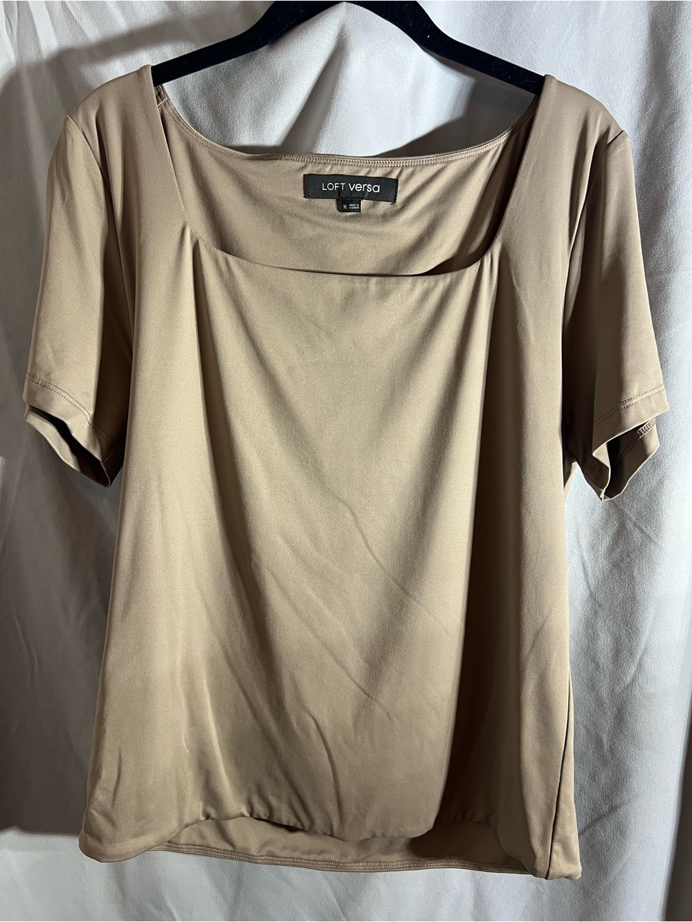 LOFT Versá Short Sleeve Scoop Neck Top in Taupe